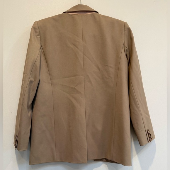 Aritzia Babaton Agency Blazer in Taupe Beige - Picture 3 of 6